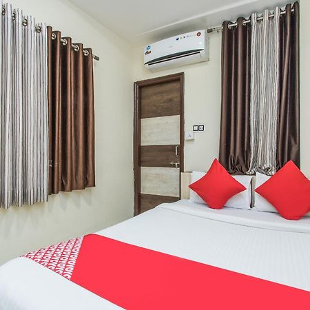 โอโย 4042 โฮเต็ล เมหาร เรซิเดนซี Hotel อินดอร์ ภายนอก รูปภาพ