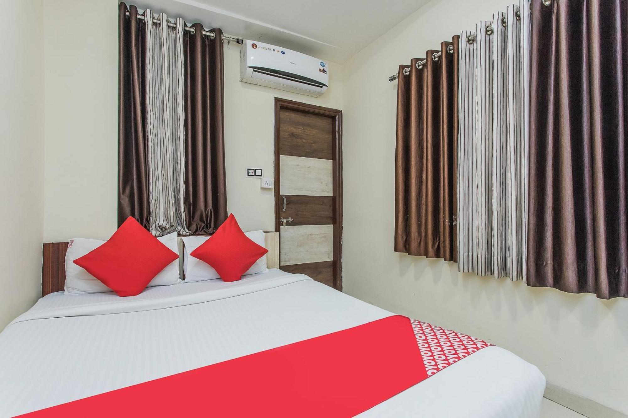 โอโย 4042 โฮเต็ล เมหาร เรซิเดนซี Hotel อินดอร์ ภายนอก รูปภาพ